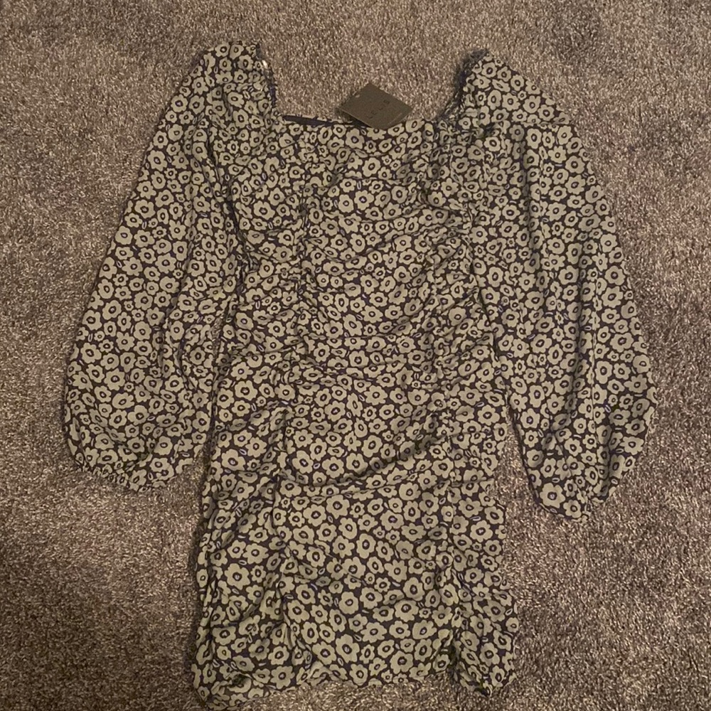 LELIS Short Long Sleeve Dress